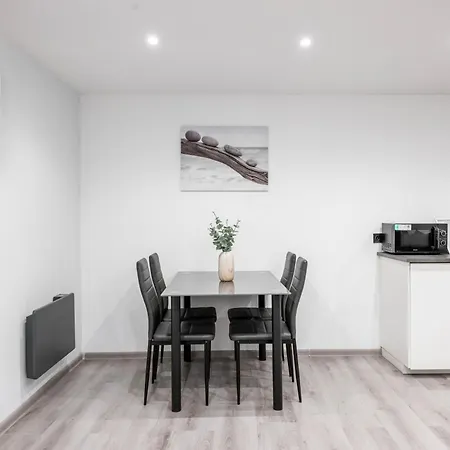 Minimalistic & Cozy On Joseph Boulevard Apartment Budapest