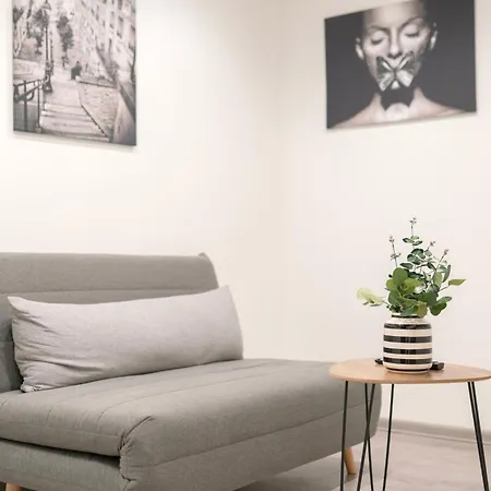 Minimalistic & Cozy On Joseph Boulevard * Budapest