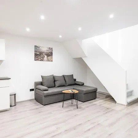 Apartment Minimalistic & Cozy On Joseph Boulevard *