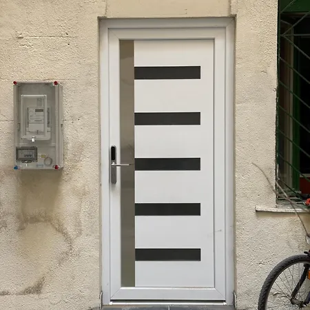 Minimalistic & Cozy On Joseph Boulevard Lägenhet *
