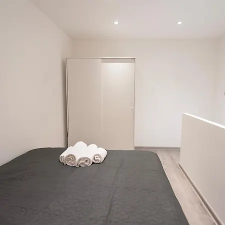 Minimalistic&cozy On Joseph Boulevard * Budapeszt