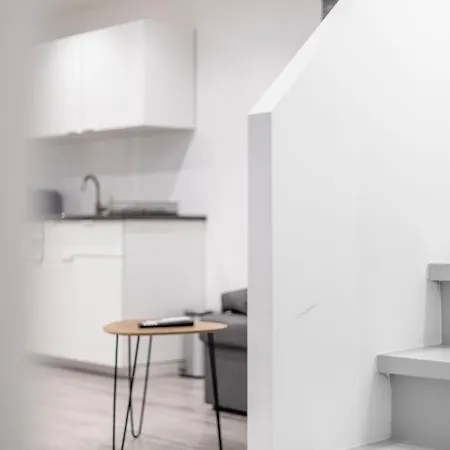 Minimalistic & Cozy On Joseph Boulevard *